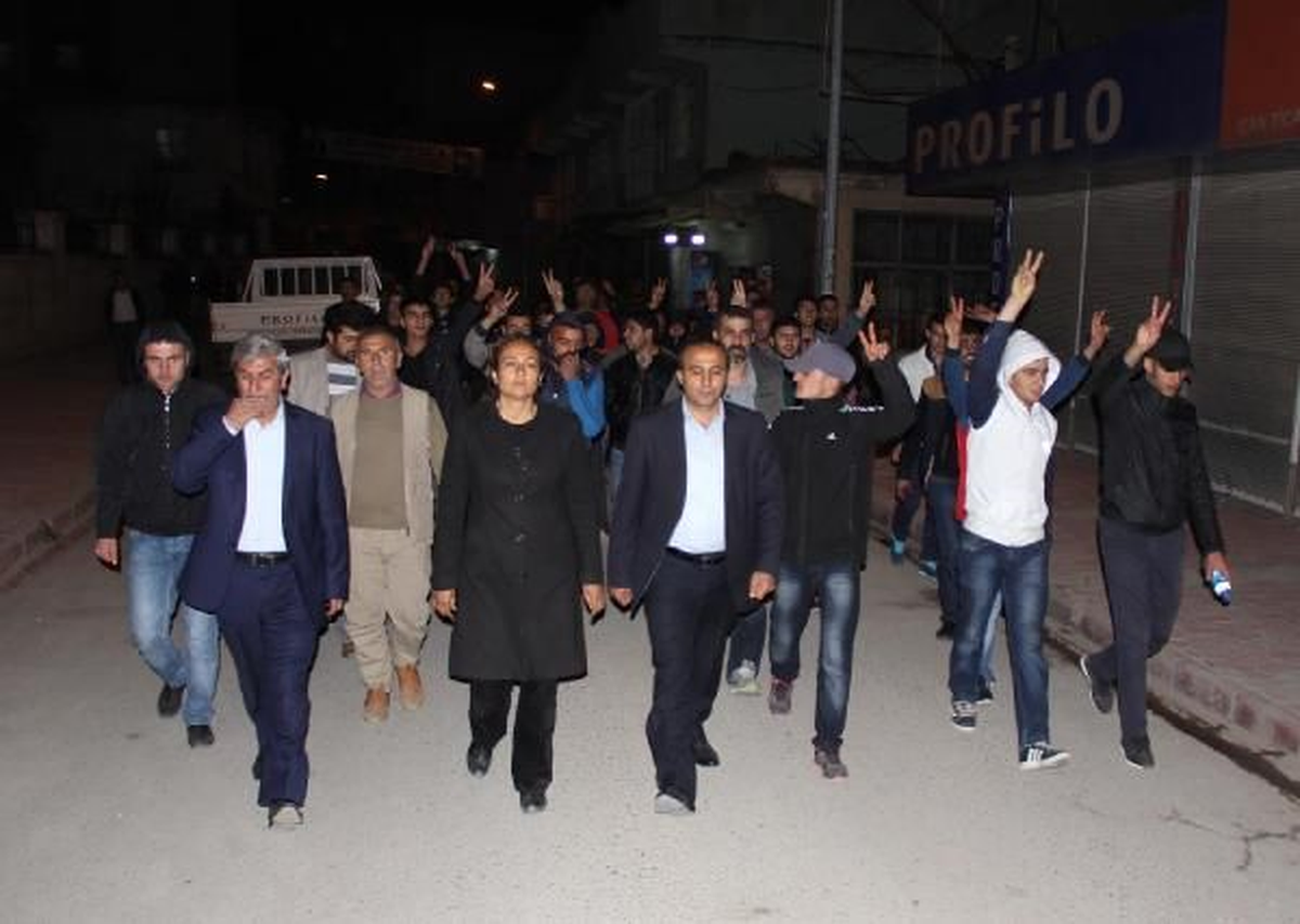 Diyarbakır\'da İkisi Asker 3 Kişiye Linç Girişimi