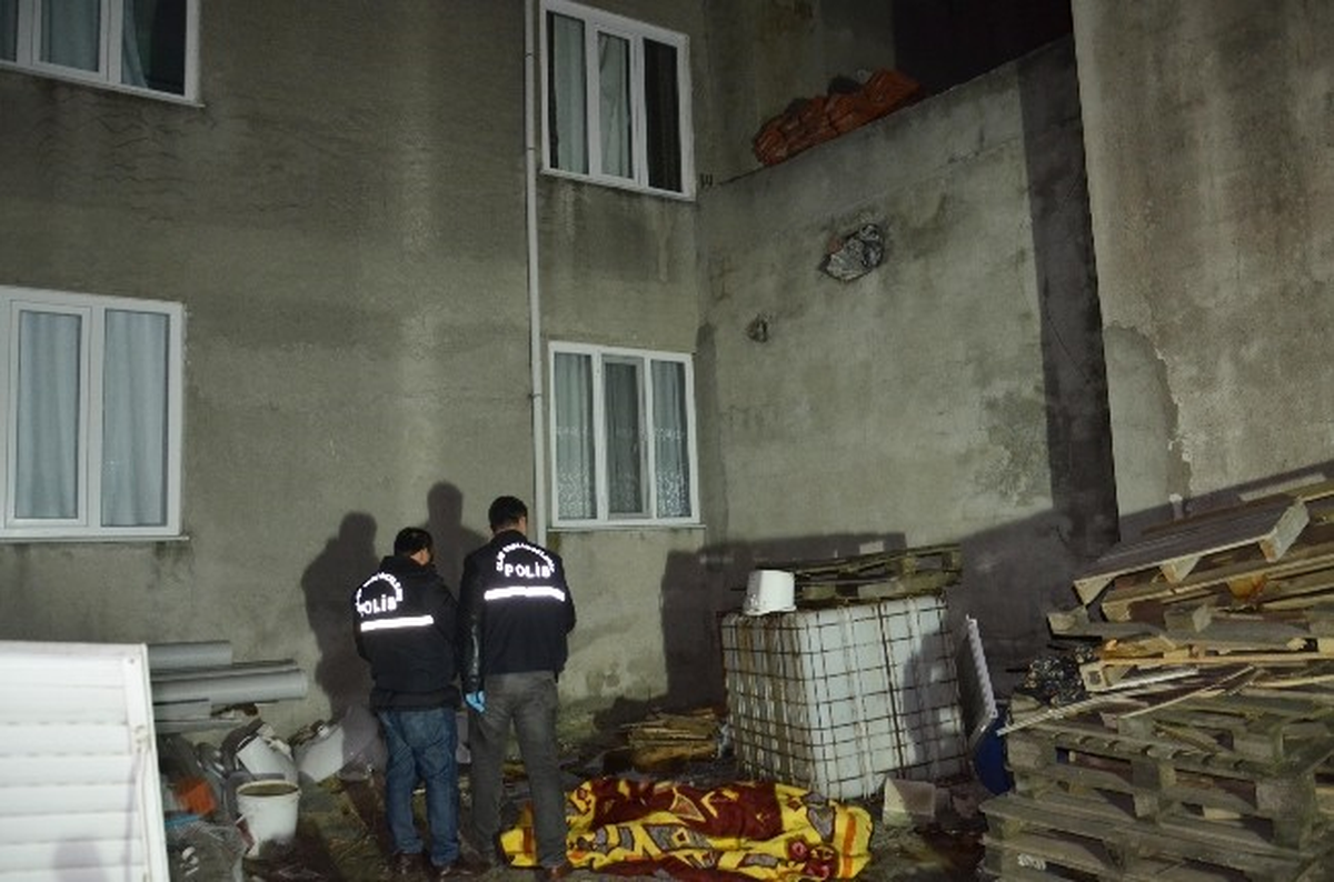 İkinci Kattan Düşen Kadın Öldü