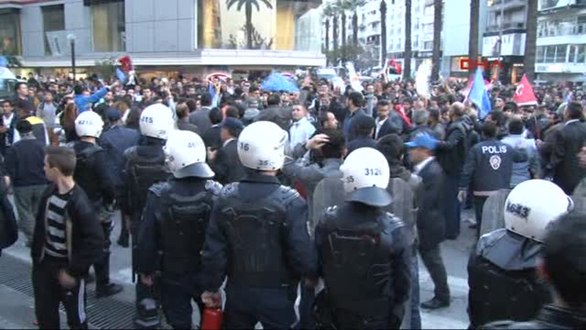 İzmir 2 Gerginlik Yaşandı