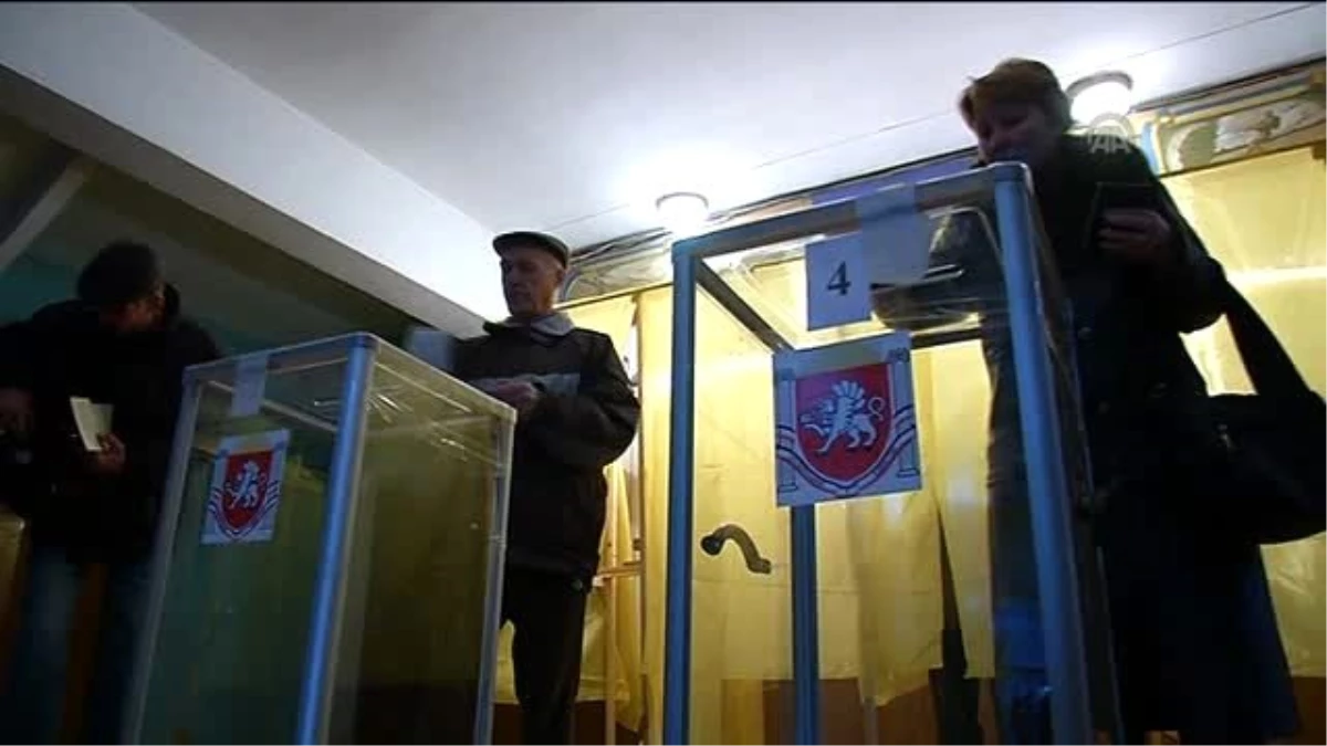 Kırım\'daki referandumda oy verme işlemi başladı (2) -