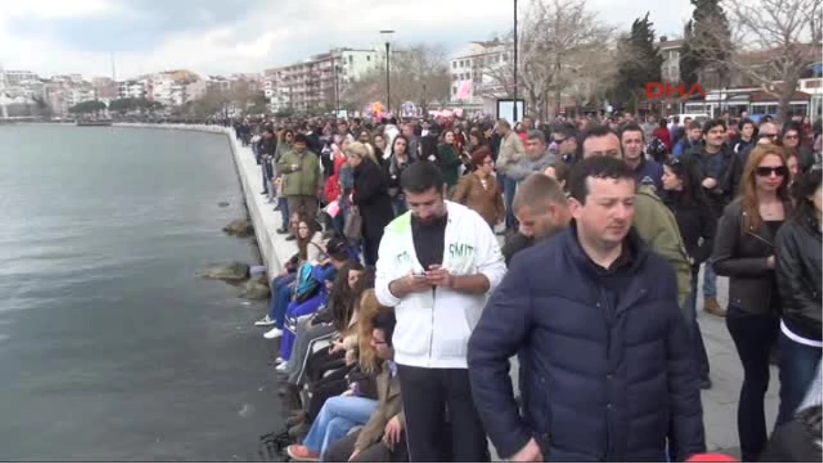 Solo Türk\' Ten Çanakkale Semalarında Zafer Gösterisi