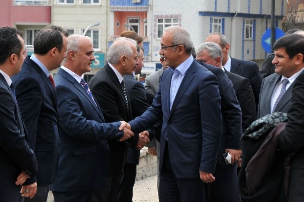 Ulaştırma Bakanı Elvan, Gümüşhane, Torul, Kürtün ve Köse\'de Temaslarda Bulundu