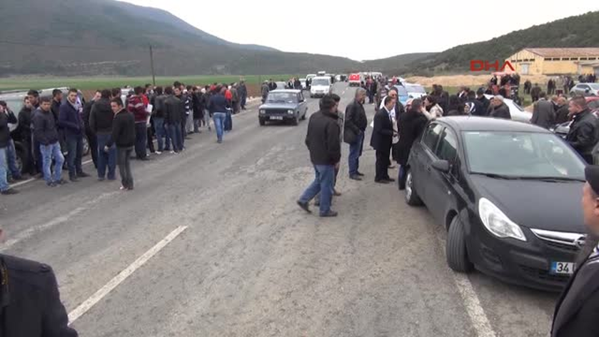 Veli Küçük İçin Gölpazarı\'nda Düzenlenen Şenliğe 5 Bin Kişi Katıldı