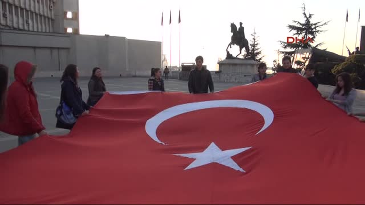 Zonguldak\'ta 15 Kişi Şehit Polis ve Askerler İçin Yürüdü