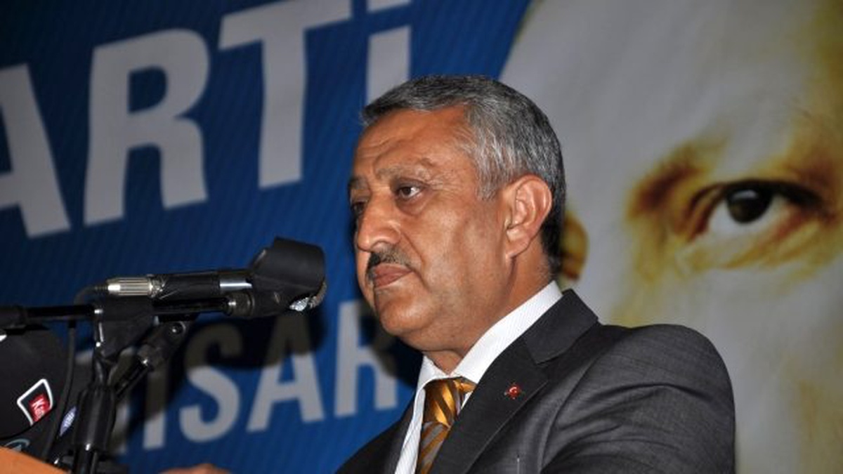 AK Parti Afyonkarahisar İl Başkanı Zeybek\'ten 18 Mart Şehitleri Anma Günü Mesajı