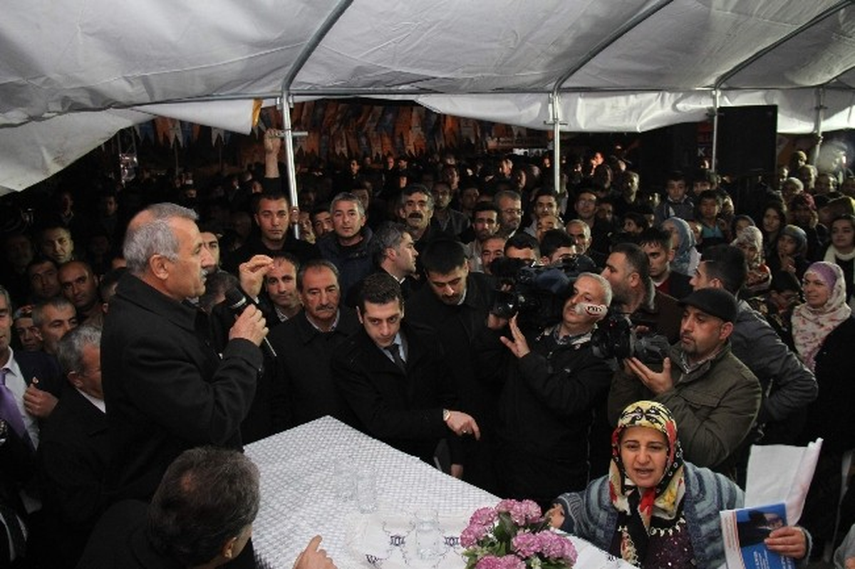 AK Parti Heyeti, Şehit Fevzi\'de Seçim Çalışması Yaptı