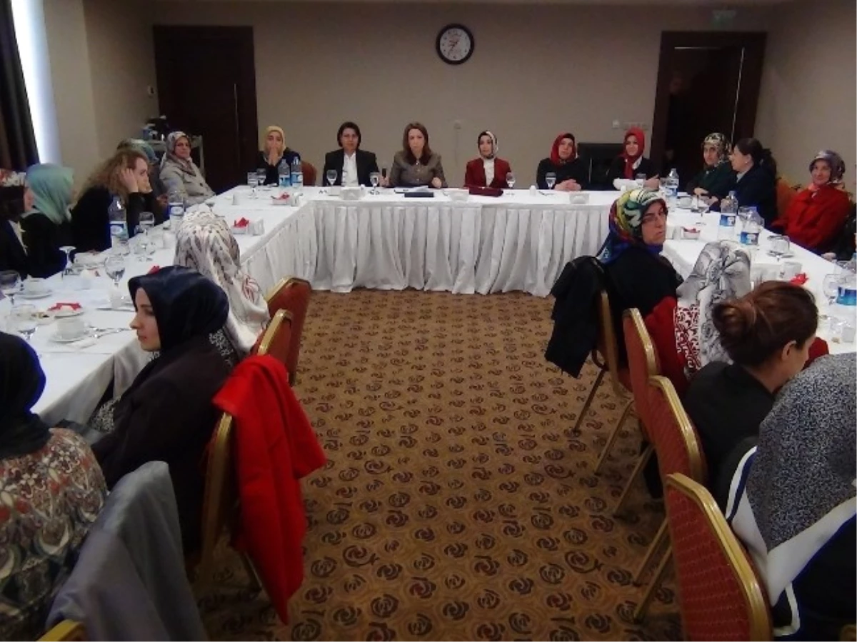 AK Parti Kadın Kolları İstişare Toplantısı Yaptı
