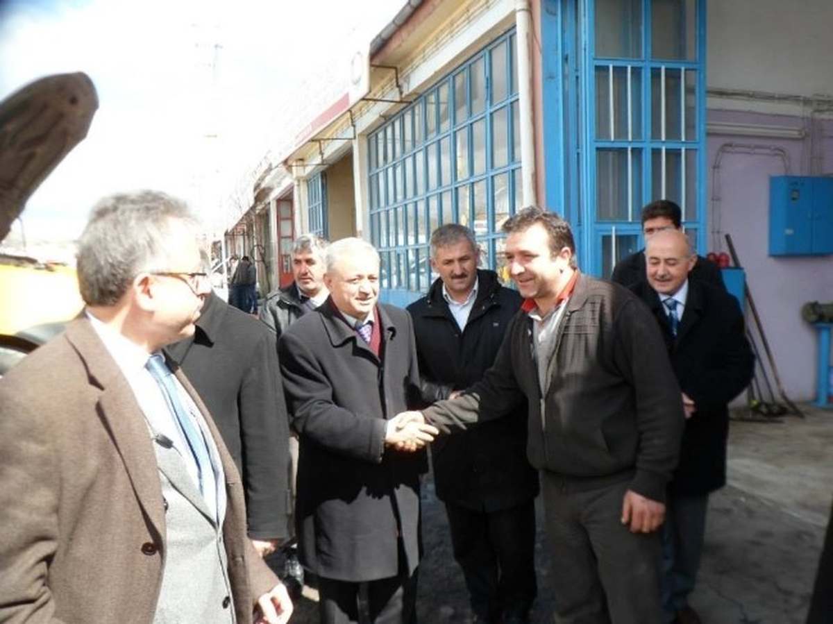 AK Parti Yozgat Belediye Başkan Adayı Arslan\'dan Sanayi Esnafına Ziyaret
