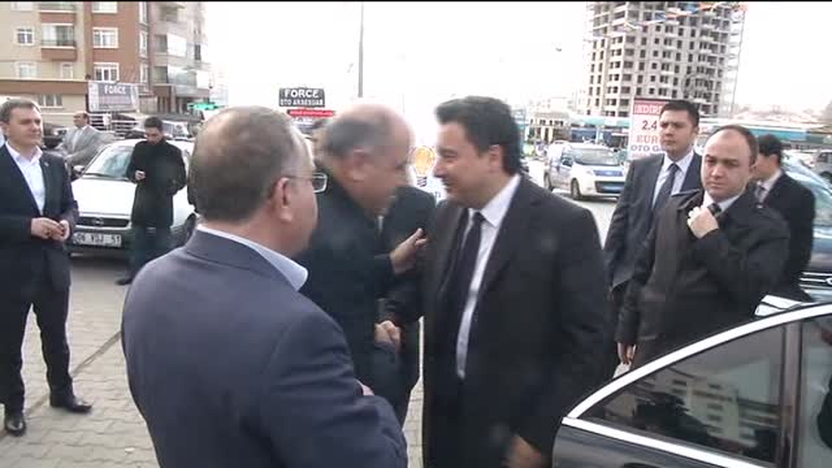 Ali Babacan, Yenimahalle\'de Esnafı Ziyaret Etti