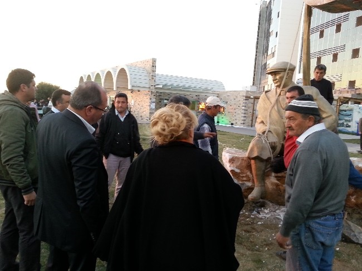 Atatürk, Gazibeğendi\'de Kuşadası ile Buluşuyor