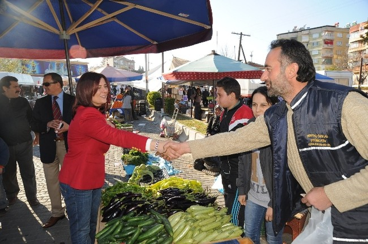 Başkan Çerçioğlu, Cumartesi Pazarını Gezdi