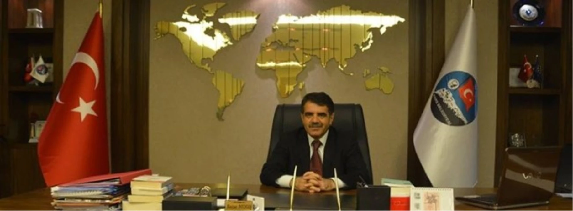 Belediye Başkanı Nevzat Bozkuş, Kars\'ta Projeler Devam Edecek