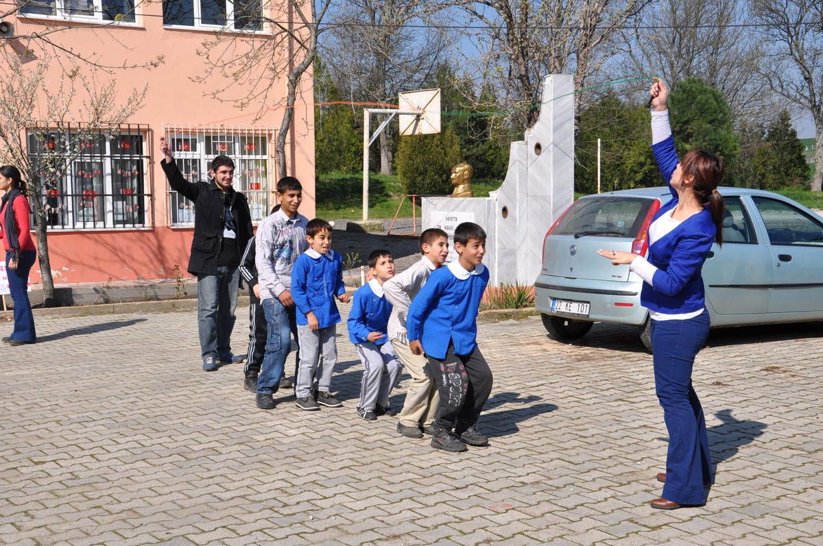 Bilinçli Gençlerle Sağlıklı Yarınlar" Projesi
