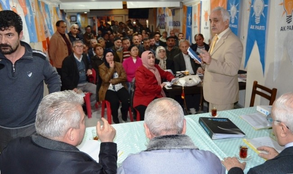 Burhaniye AK Parti\'de Sandık Başı Eğitimi