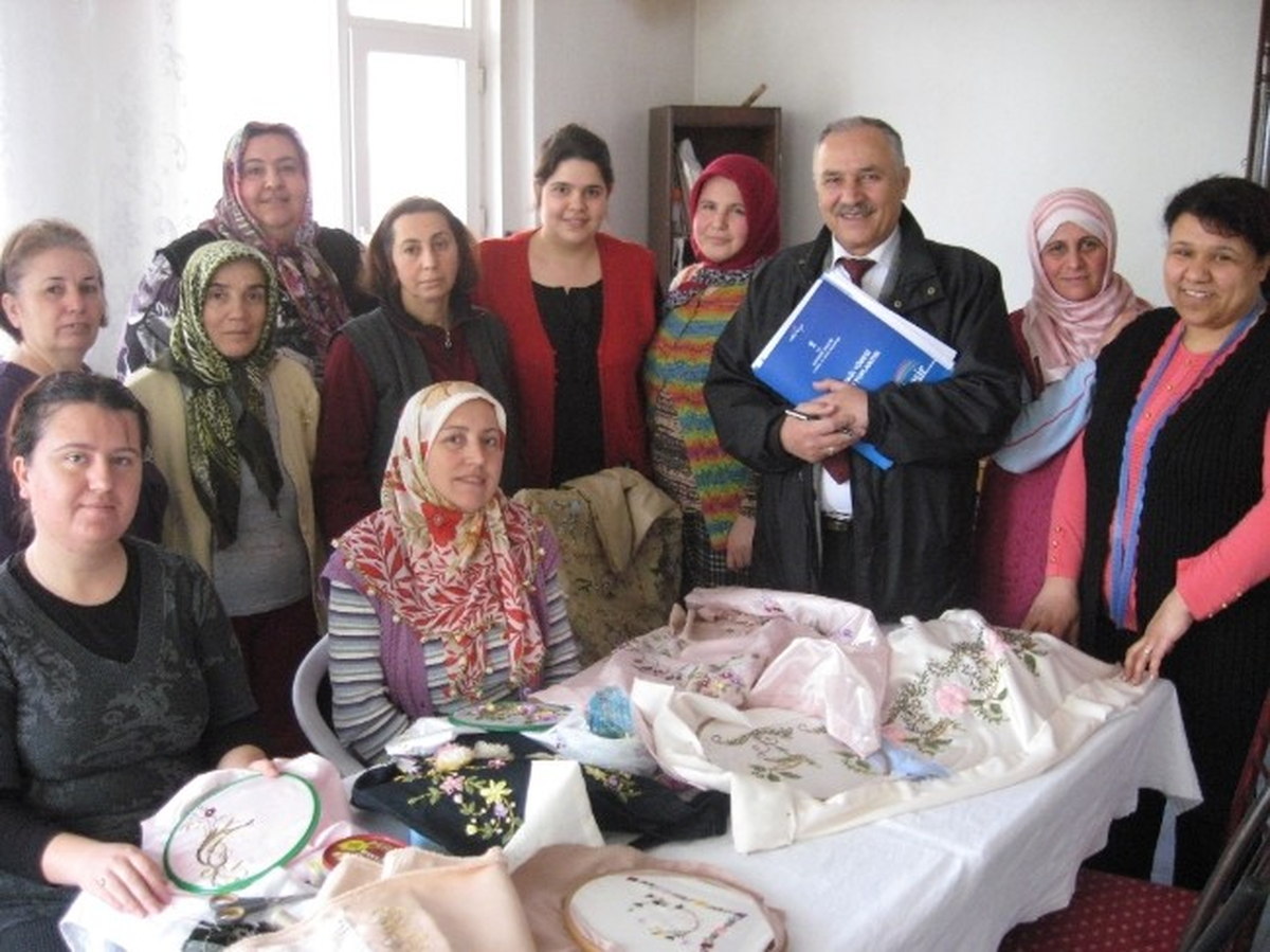 Burhaniye\'de Geleneksel El Sanatları Kursu