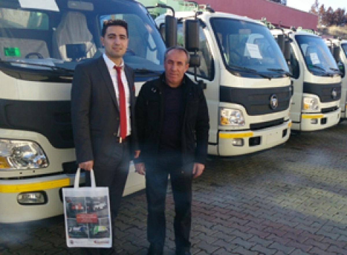 Çevre Ve Şehircilik Bakanlığı B.Ü\'ye Çöp Kamyonu Gönderdi