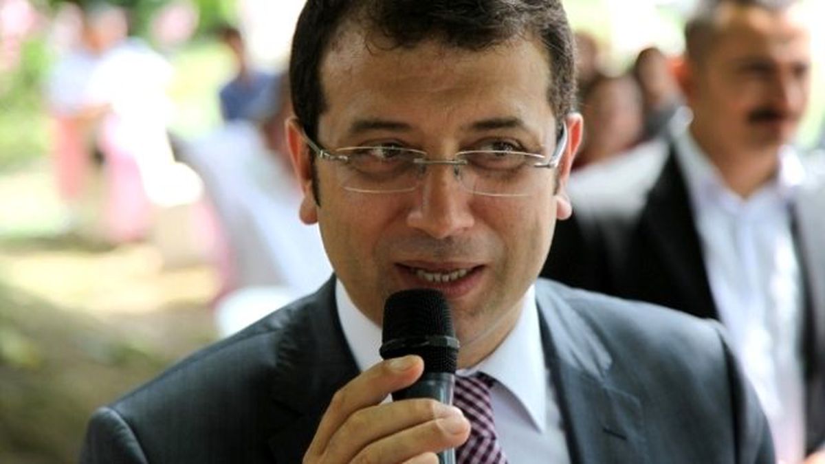 CHP\'li İmamoğlu, Görme Engellilere Özel Kartvizit Bastırdı