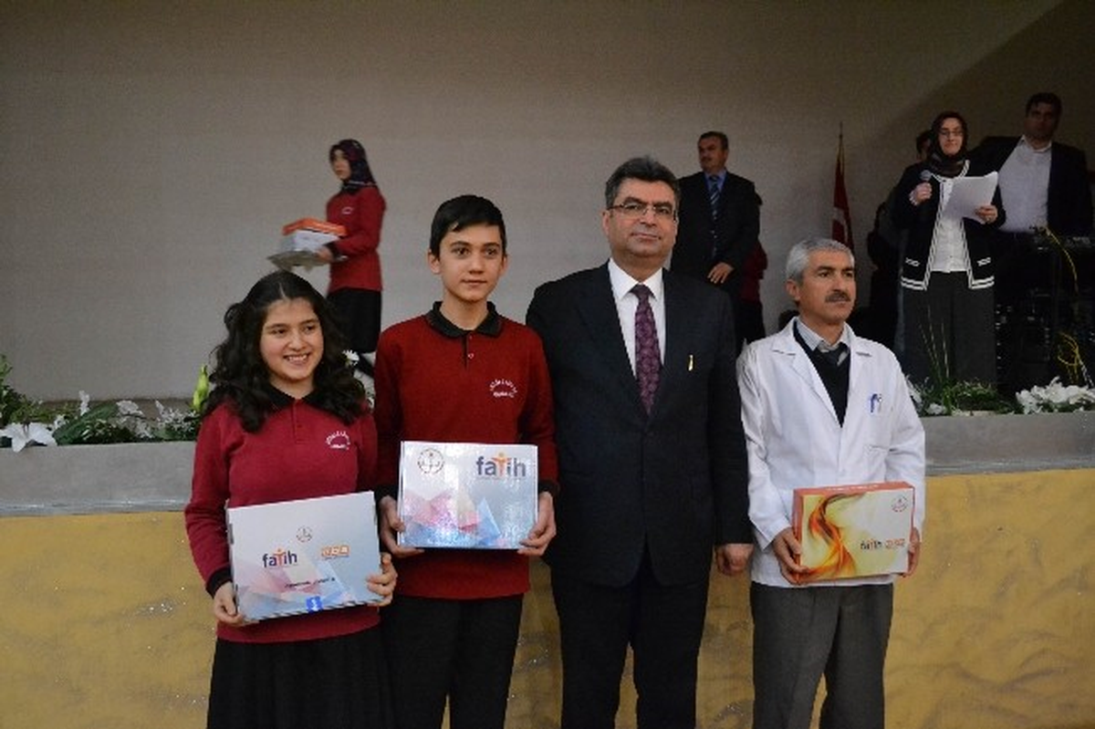 Ereğli\'de 2 Bin Tablet Dağıtıldı