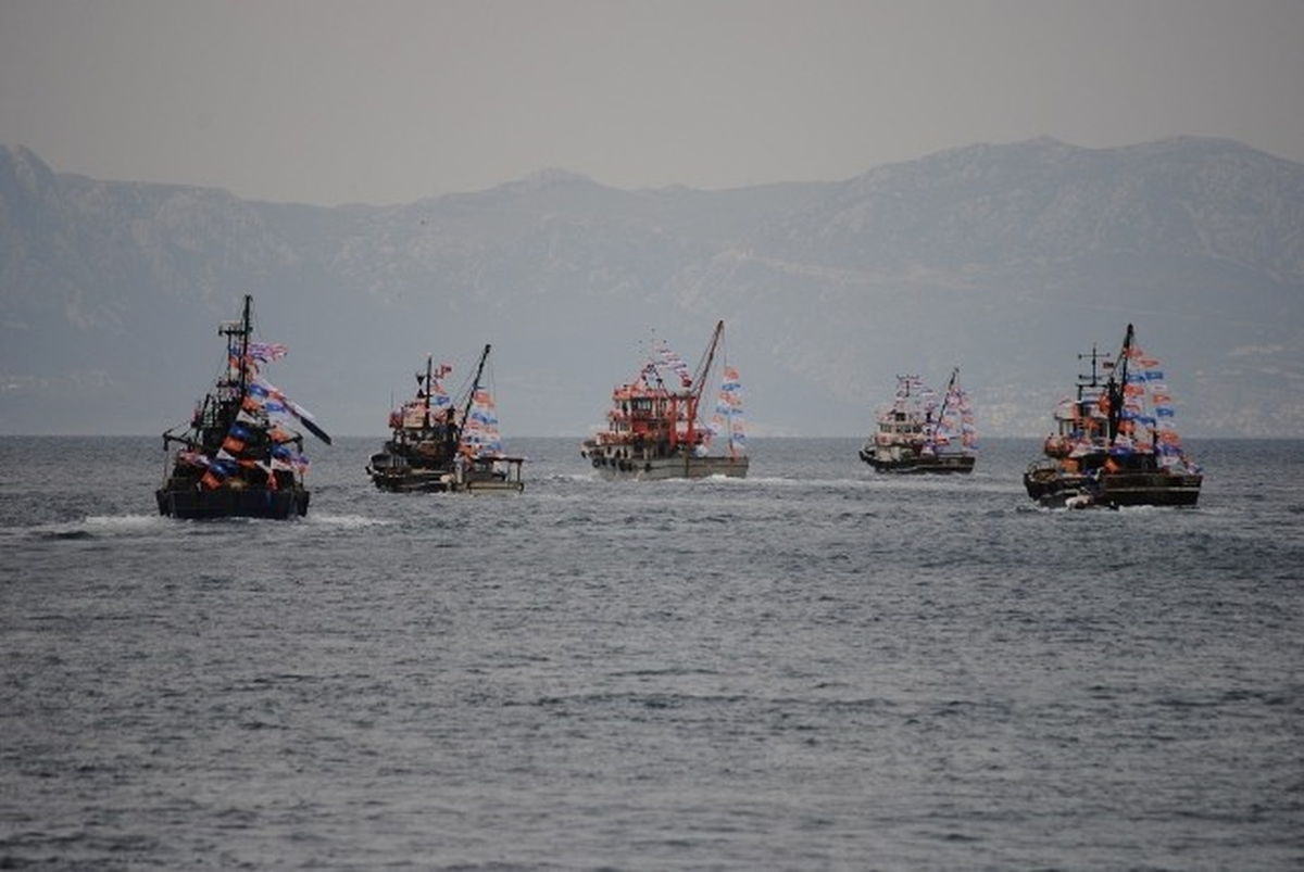 Foça, "Büyük Usta"Ya Denizden Destek Verdi