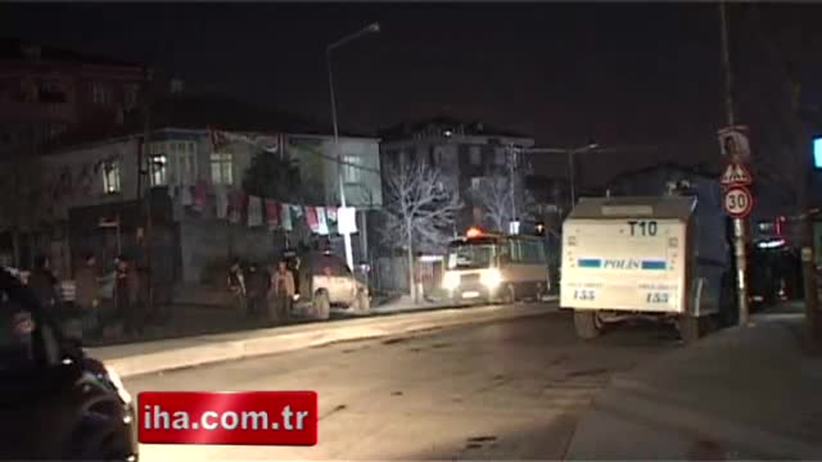 Gazi Mahallesi\'ndeki Eyleme Polis Müdahalesi
