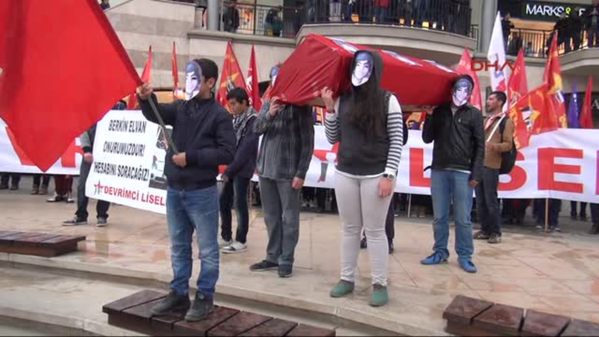 Gençlerden Tabutlu Berkin Eylemi