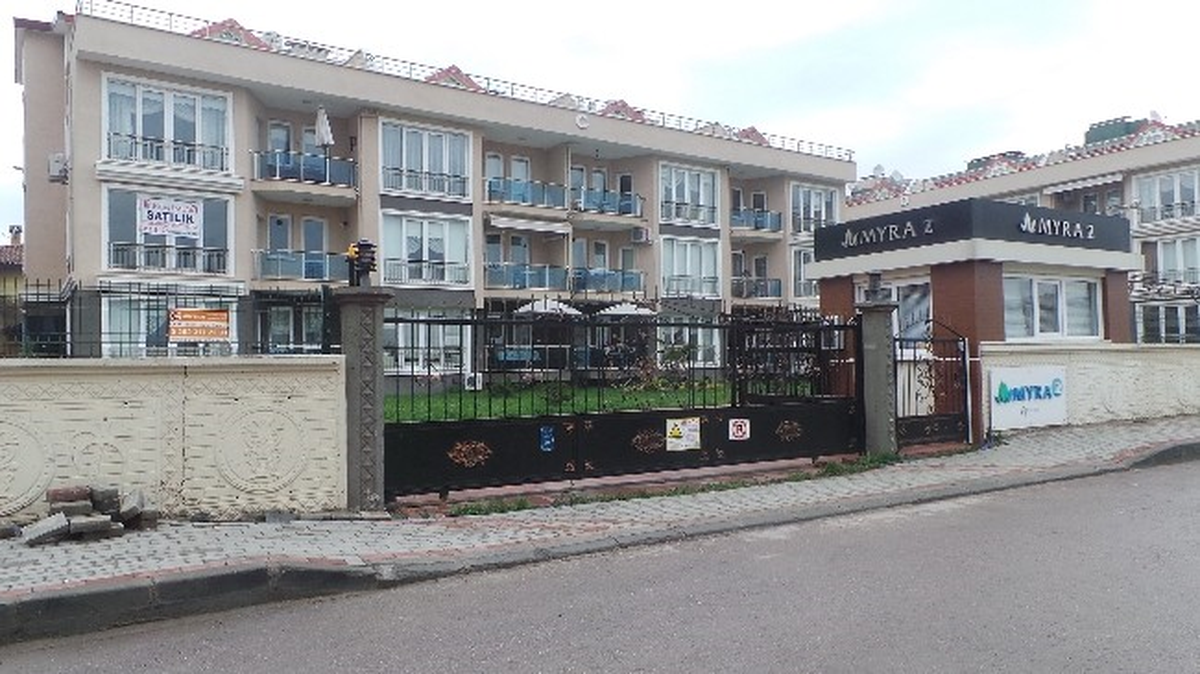Güvenlikli Siteden 40 Bin TL\'lik Altın Çaldılar