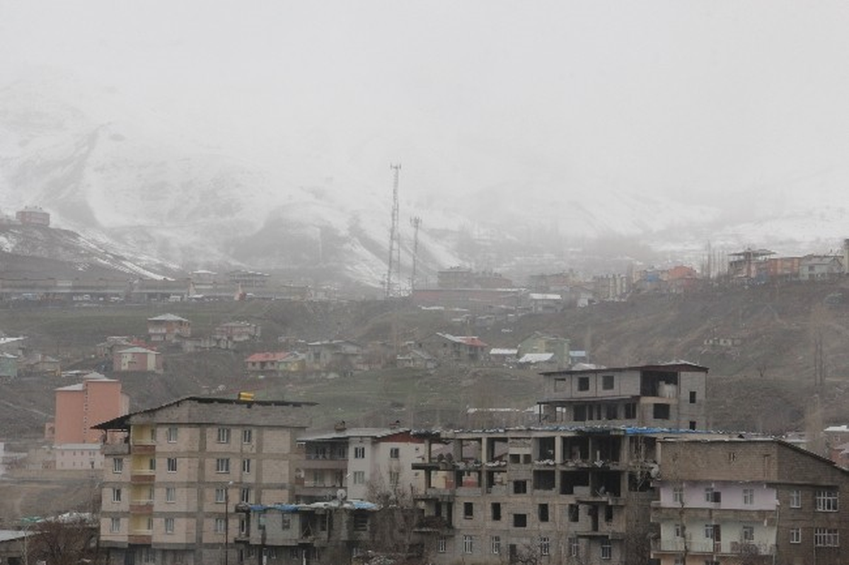 Hakkari\'de Kar Yağışı