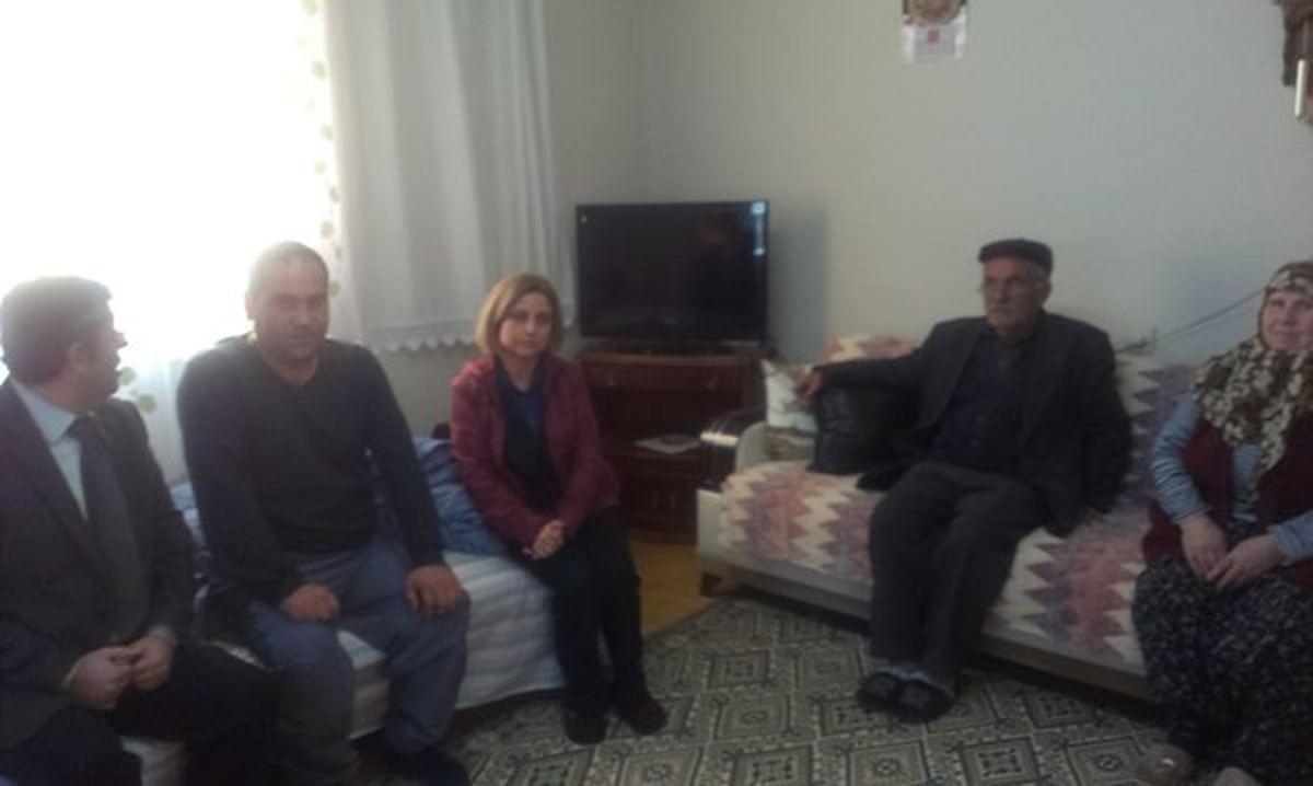 Hastanede Tedavi Görüp Taburcu Olanları Evlerinde Ziyaret Ediliyor