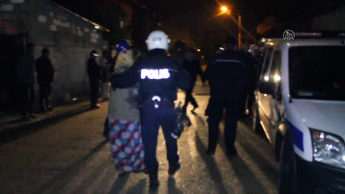 Osmaniye\'de İki Aile Arasında Kavga: 16 Gözaltı