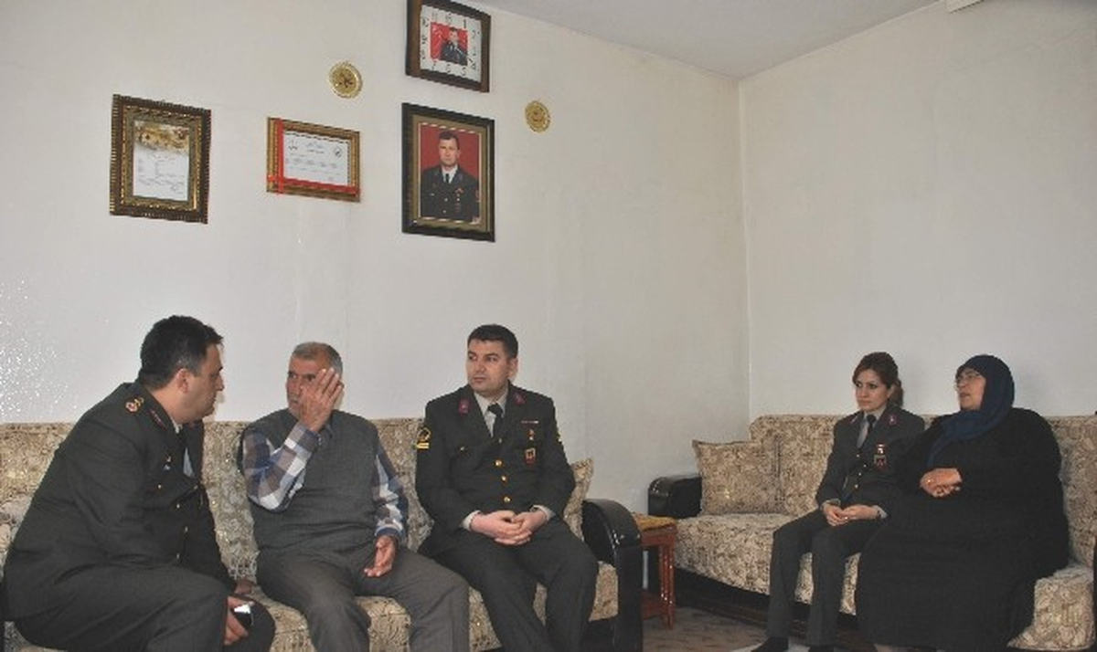 Jandarma\'dan Şehitlere Vefa