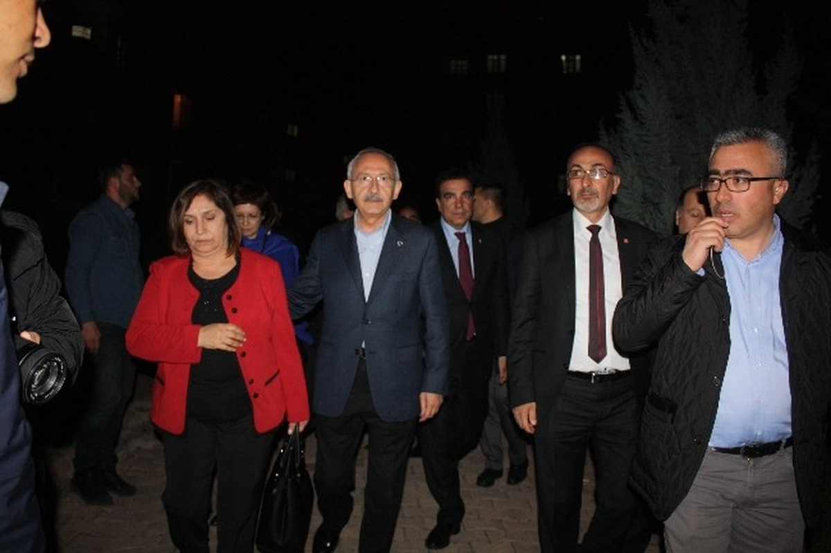 Kılıçdaroğlu\'ndan Şehit Polisin Ailesine Ziyaret