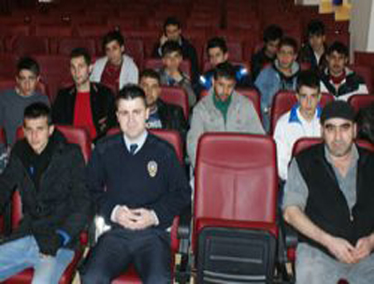 Motosikleti Koruma Başlıkla Kullanmak Gerekiyor