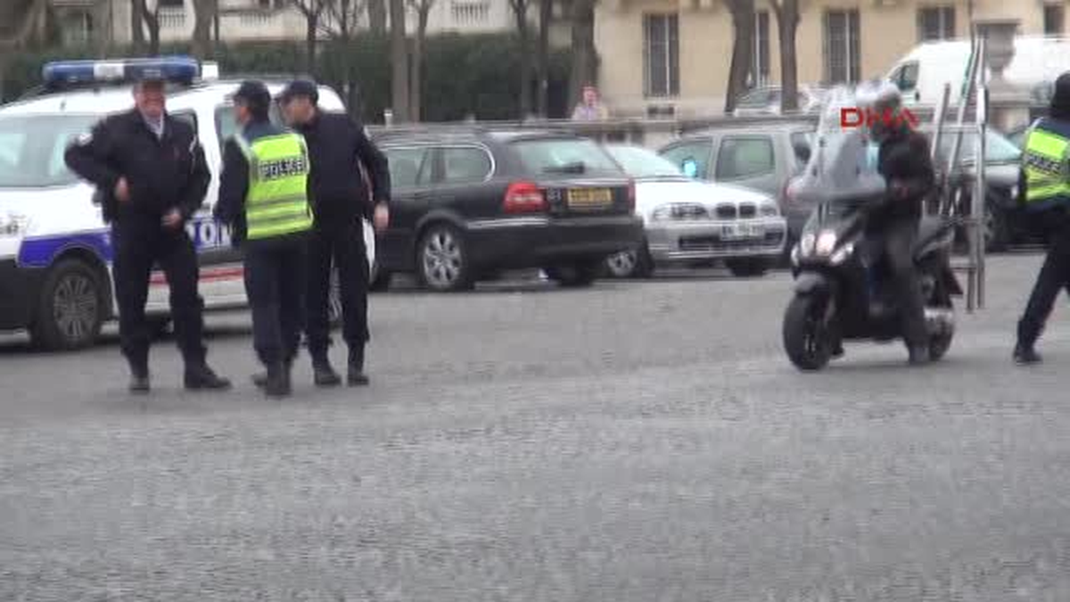 Paris\'te Hava Kirliliğine Karşı Alternatif Trafik