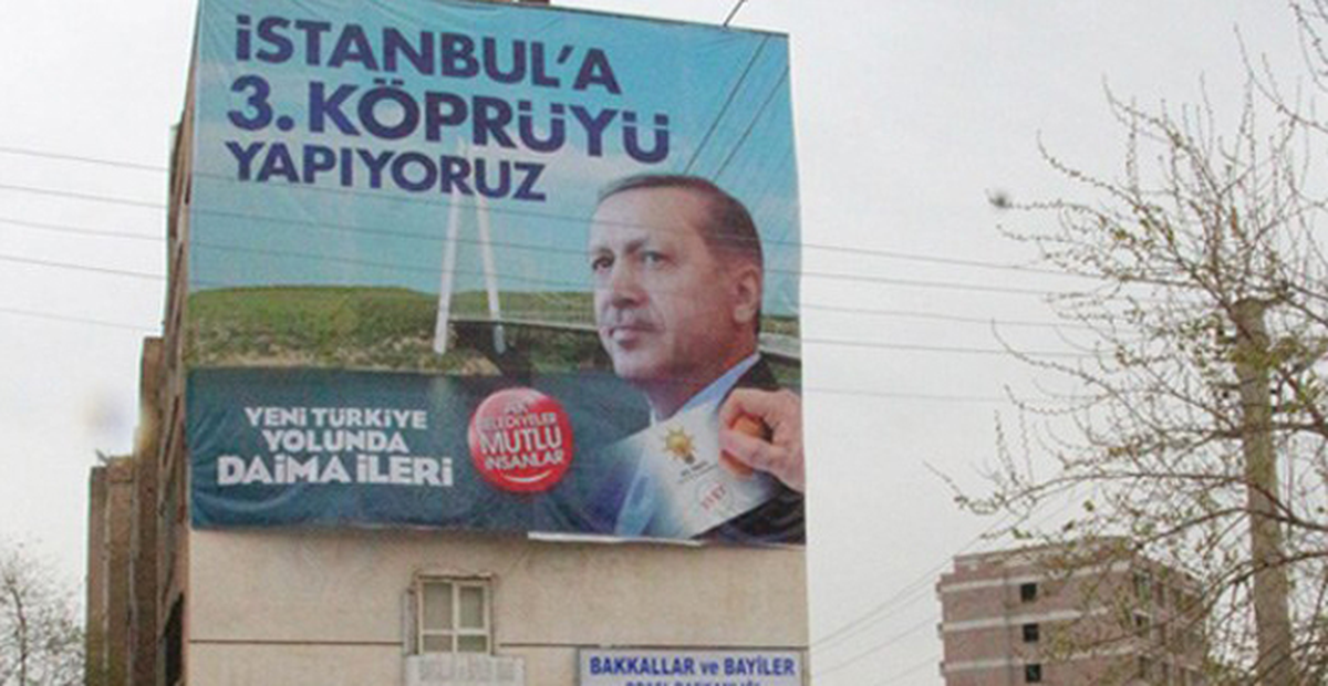 Şanlıurfa\'da, İstanbul\'daki 3. Köprü\'nün Reklam Afişi Asıldı