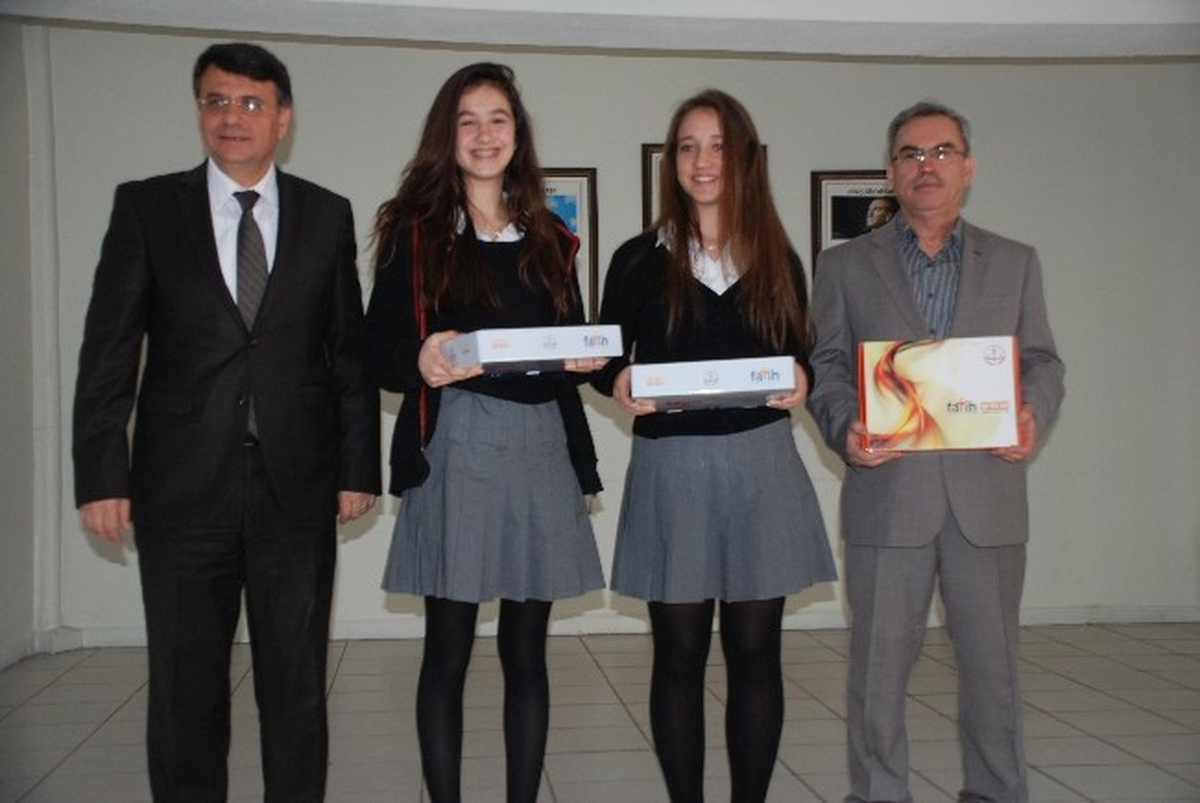 Tablet Bilgisayarlar Dağıtıldı