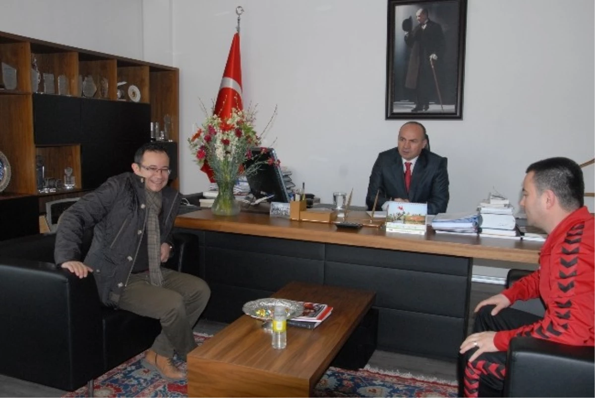 Uşak Sportif\'ten Belediye Başkanı Erdoğan\'a Ziyaret