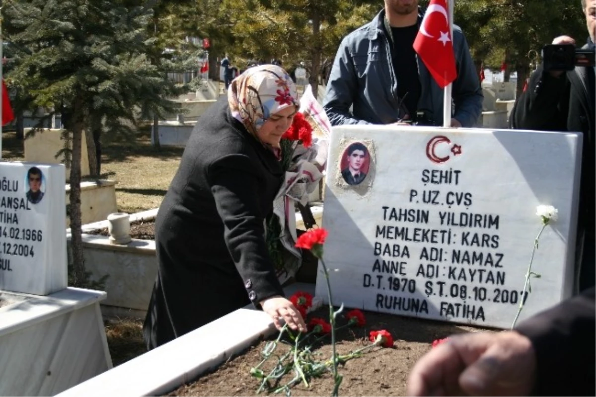 18 Mart Çanakkale Şehitleri Kars\'ta Anıldı