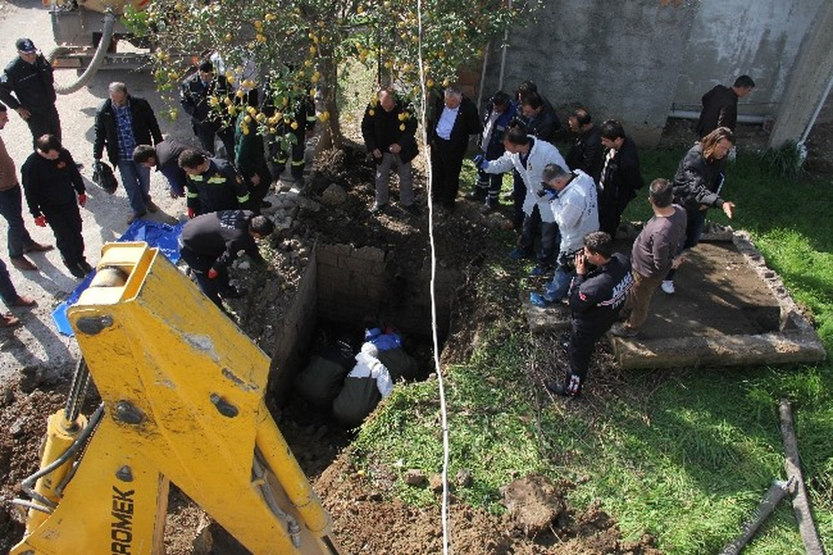 Adana\'da Kanalizasyon Çukurunda Başı Kesik Ceset Bulundu
