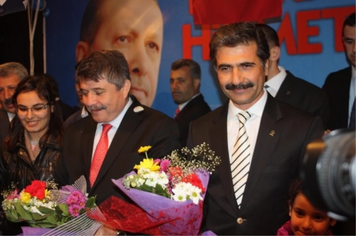 AK Parti Manisa Büyükşehir Adayı Tanrıverdi, Alaşehir\'de Projelerini Anlattı