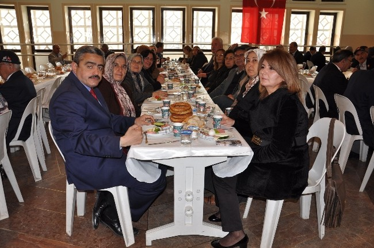 Alıcık, Gaziler ve Şehit Aileleri ile Kahvaltıda Buluştu