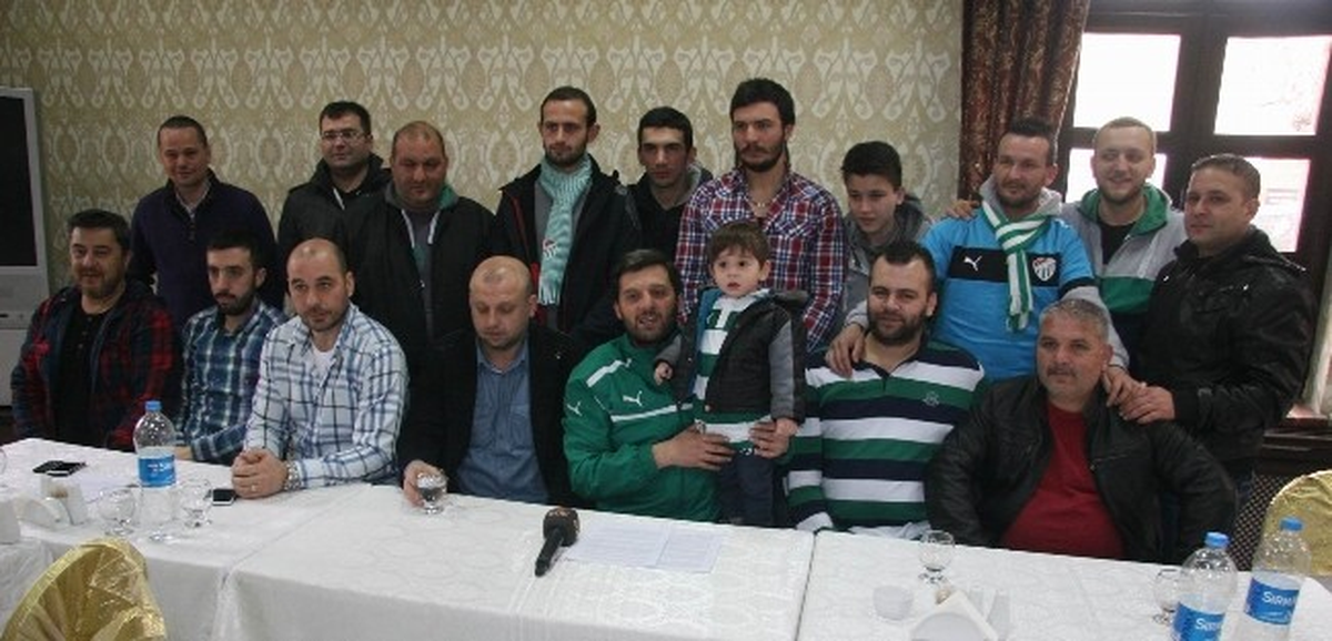 Bursaspor Taraftarı Havaalanında Tepki Gösterdi