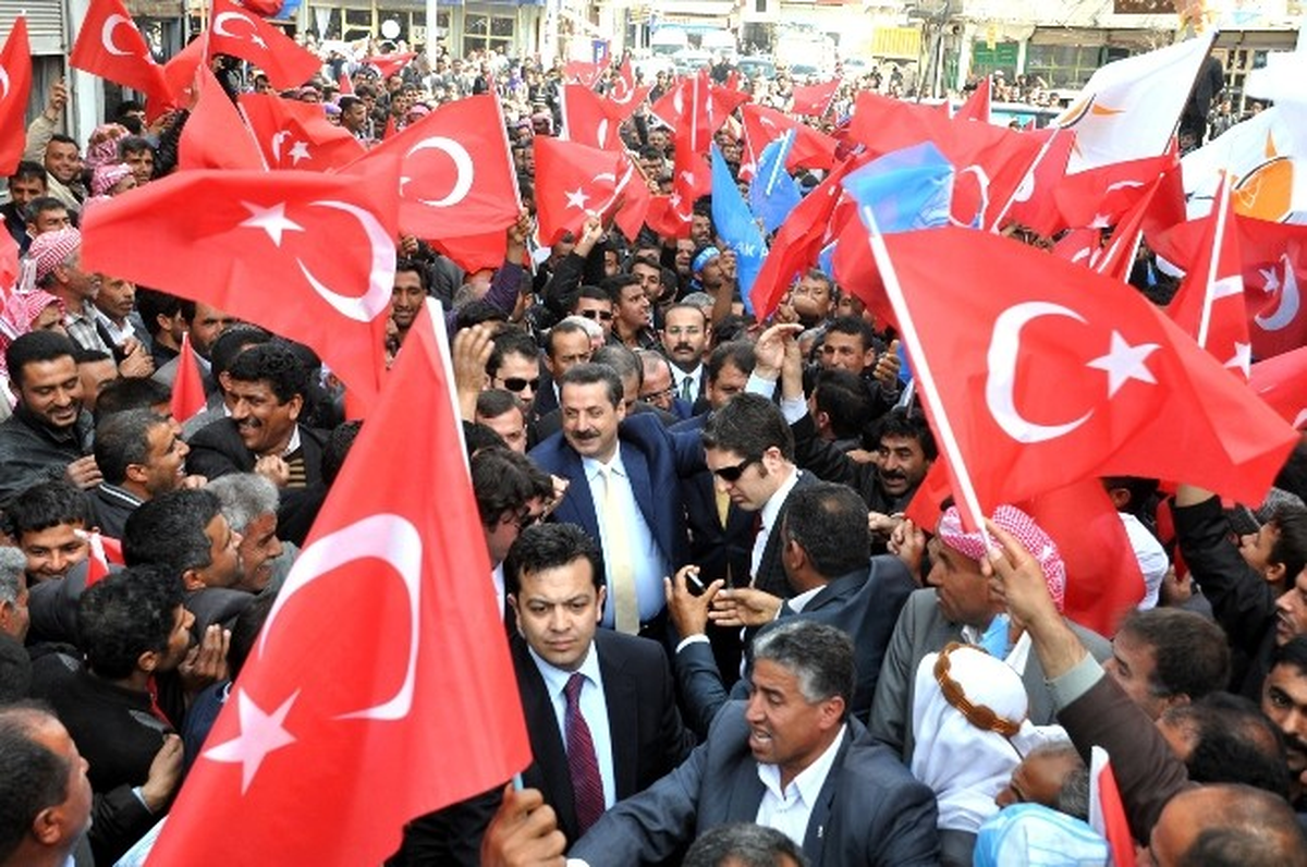 Bakan Çelik, Akçakale\'de Seçim Bürosu Açtı