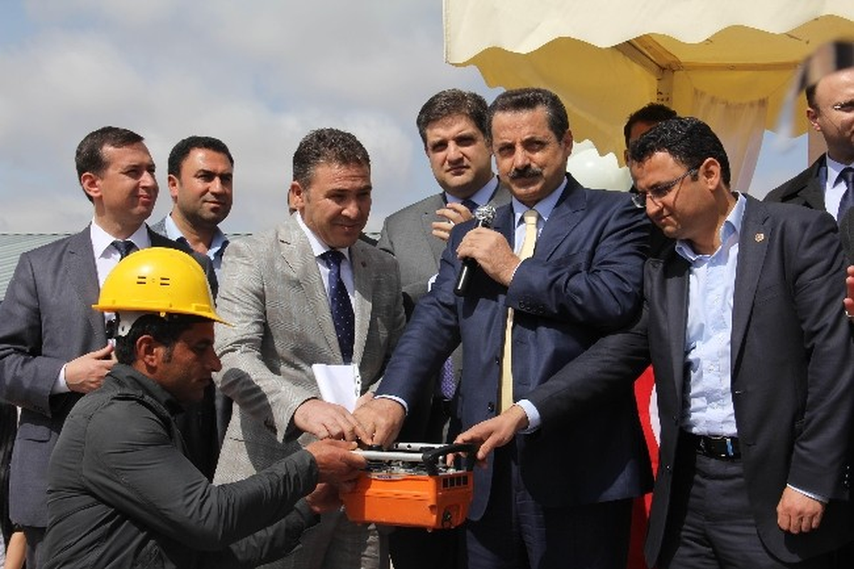 Bakan Çelik, Şanlıurfa\'da Ağız ve Diş Sağlığı Hastanesi\'nin Temel Atma Törenine Katıldı