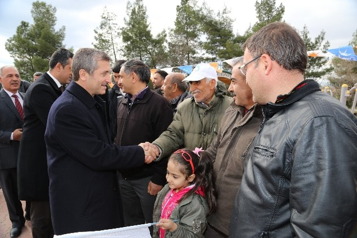 Başkan Tahmazoğlu, Alkışlarla Karşılanıyor