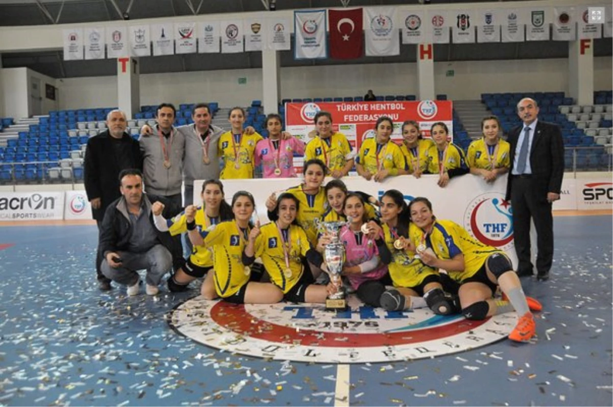 Bayanlar Hentbol 2. Ligde Şampiyon Osmangazi