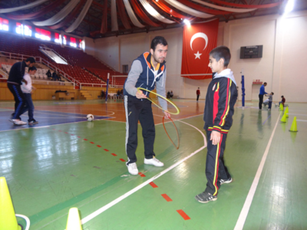 BESYO Öğrencilerinden Otizmli Kardeşlerine Yardım