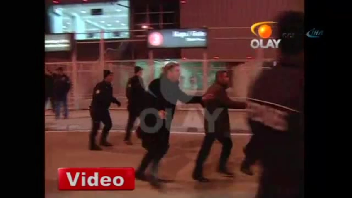 Bursaspor Başkanı Tribün Liderine Saldırdı