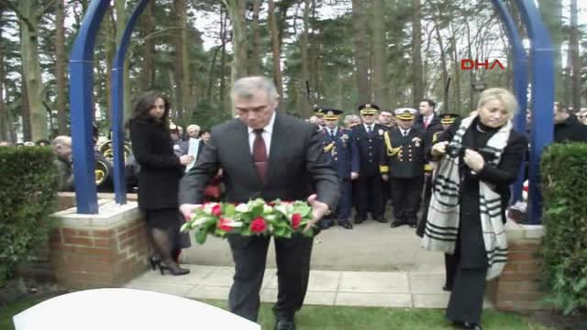 Çanakkale Şehitleri İngiltere\'de Yapılan Törenle Anıldı