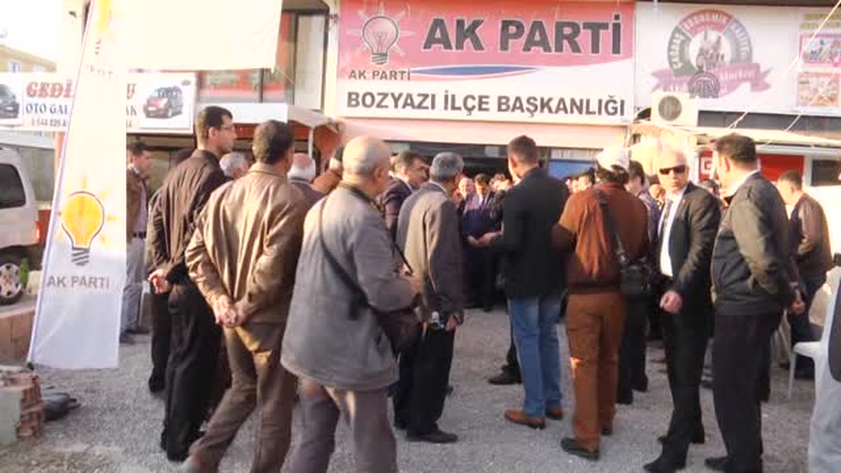 Çavuşoğlu, Bozyazı\'da Partililerle Bir Araya Geldi