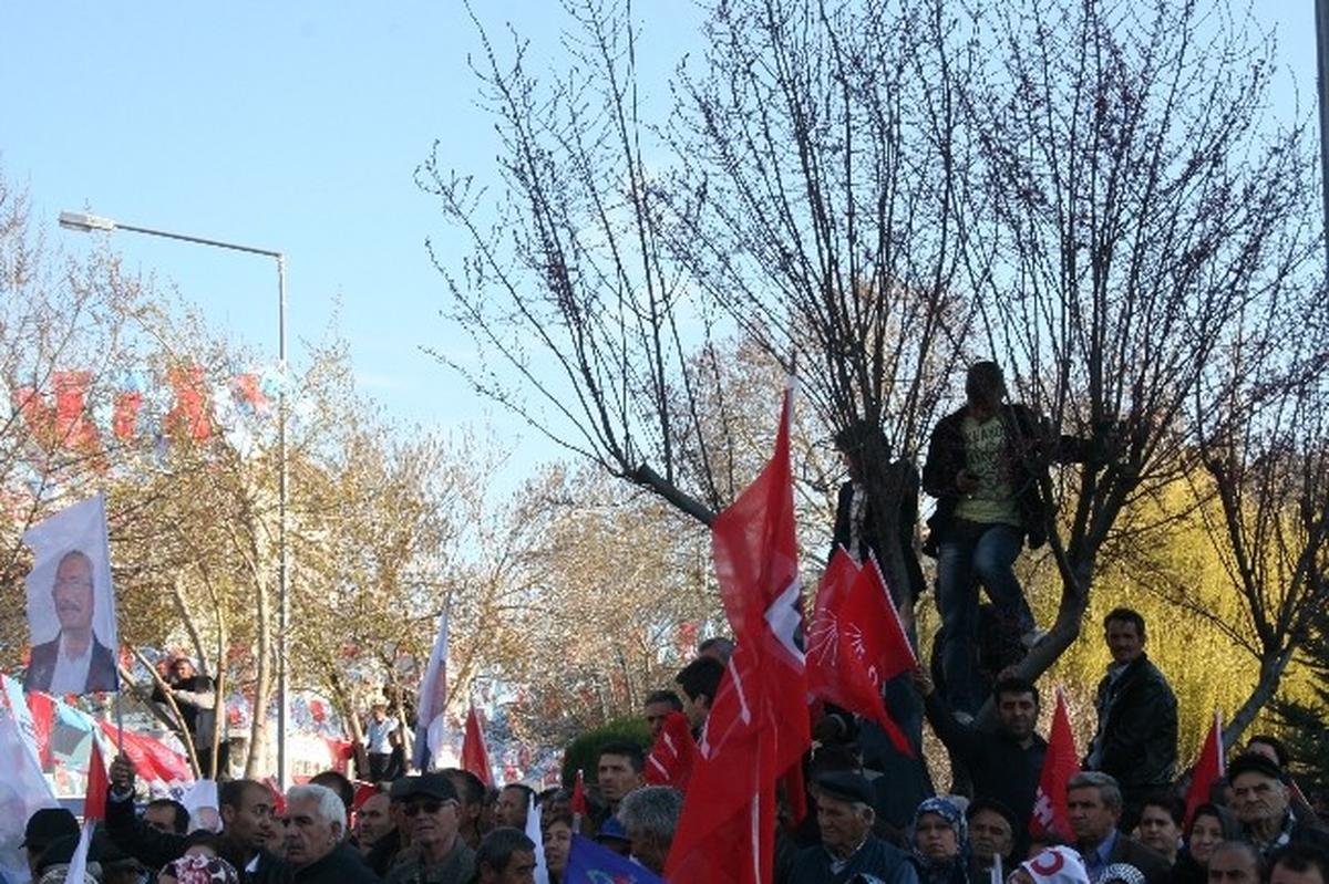 Kılıçdaroğlu\'nun Afyonkarahisar Mitinginde İlginç Görüntüler